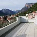 Casa de Férias Giorgos's Luxury Apartment. *