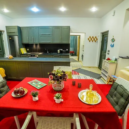 Giorgos's Luxury Apartment.