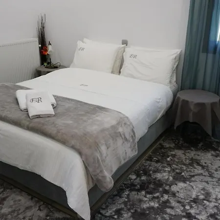 Tatil Evi Giorgos's Luxury Apartment. Leonídion