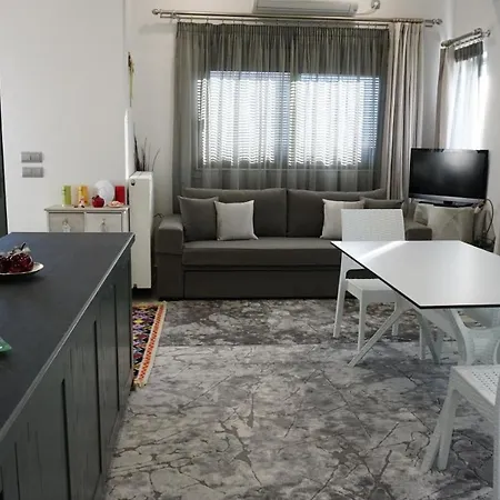 Giorgos's Luxury Apartment. Дом отдыха *