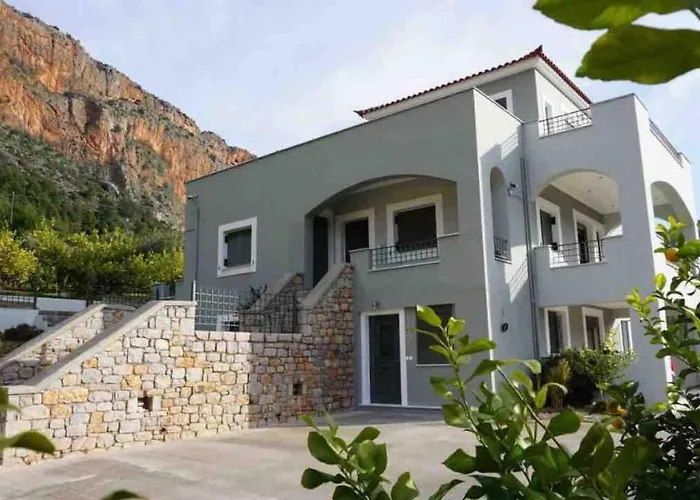 Giorgos's Luxury Apartment. Tatil Evi Leonídion