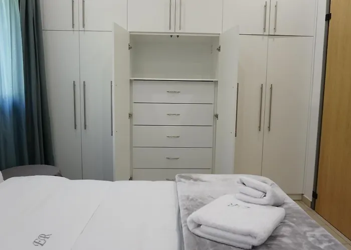 Giorgos's Luxury Apartment. Leonídion