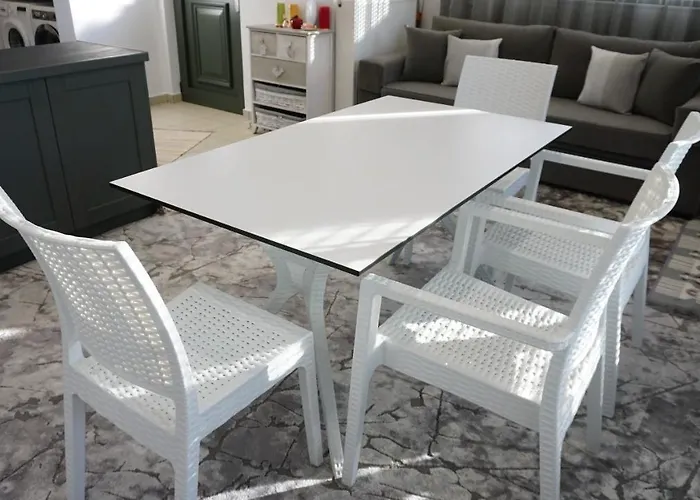 펜션 Giorgos's Luxury Apartment. *