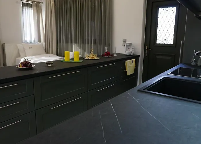 Tatil Evi Giorgos's Luxury Apartment. Leonídion